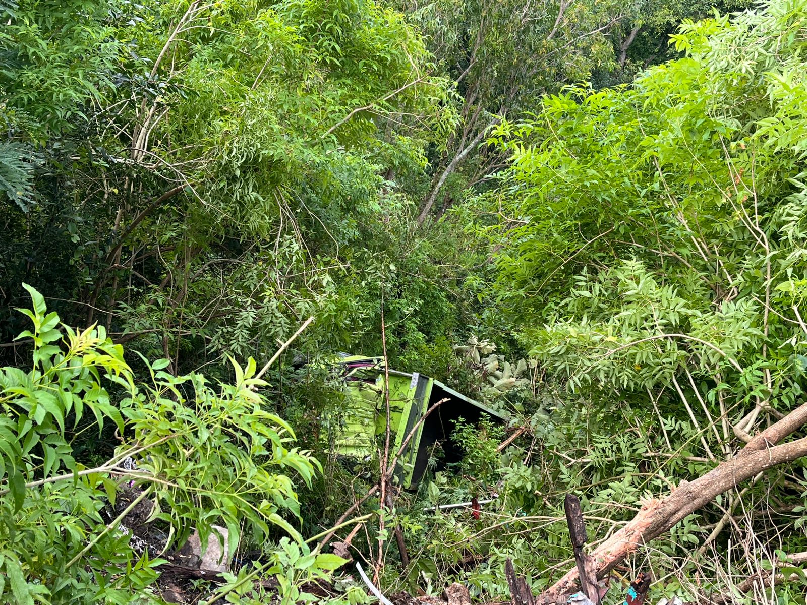 NUSA PENIDA, BALINEWS.ID – Kecelakaan lalu lintas tunggal terjadi di Jalan Raya Jurang Pahit, Desa Kutampi, Kecamatan Nusa Penida, Kabupaten Klungkung, pada Se…