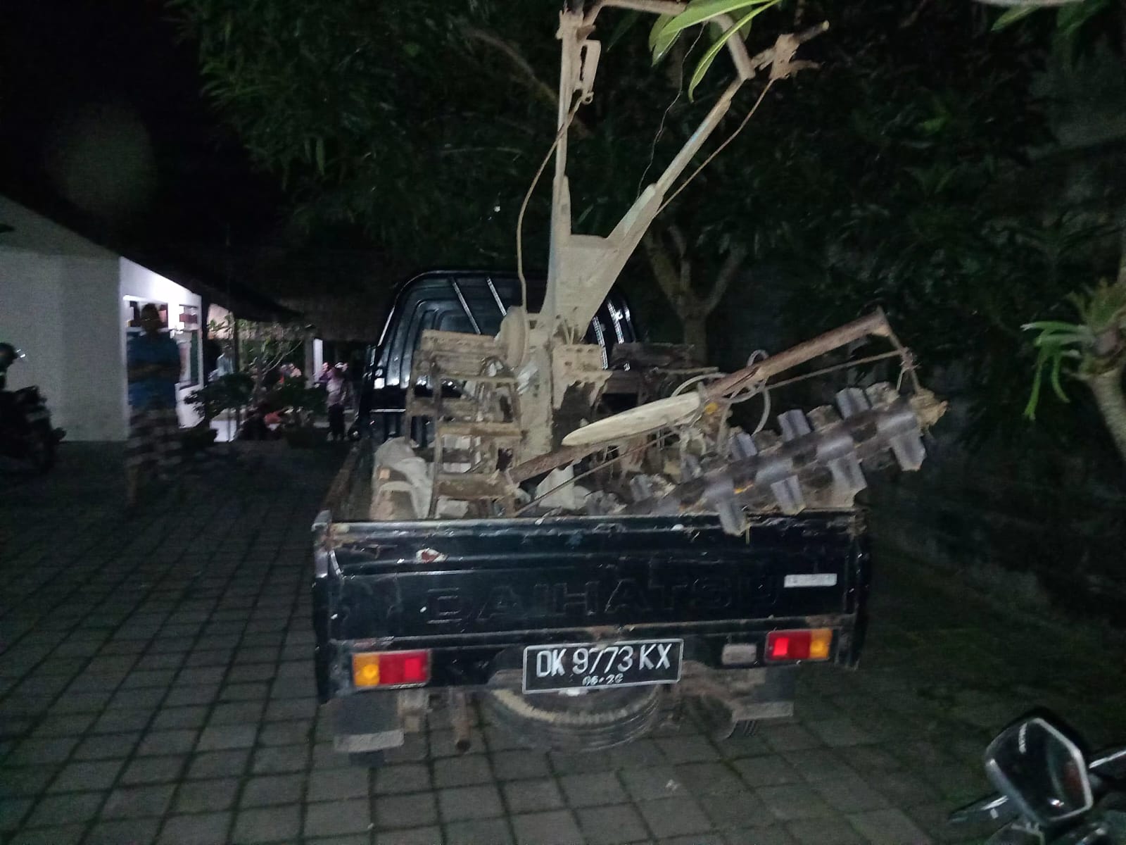 KLUNGKUNG, BALINEWS.ID – Dugaan tindak pidana pencurian dengan pemberatan (curat) terjadi di wilayah persawahan Dusun Peken, Desa Aan, Kecamatan Banjarangkan, …