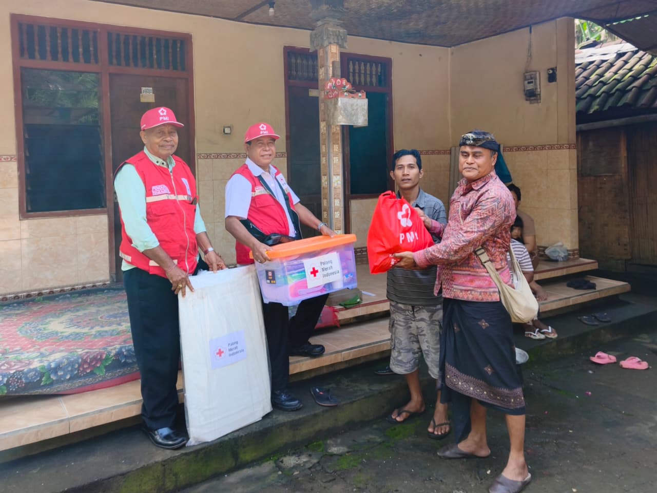 KLUNGKUNG, BALINEWS.ID  – Cuaca ekstrem berupa hujan lebat dan angin kencang yang melanda Kabupaten Klungkung dalam tiga hari terakhir mengakibatkan sejumlah p…
