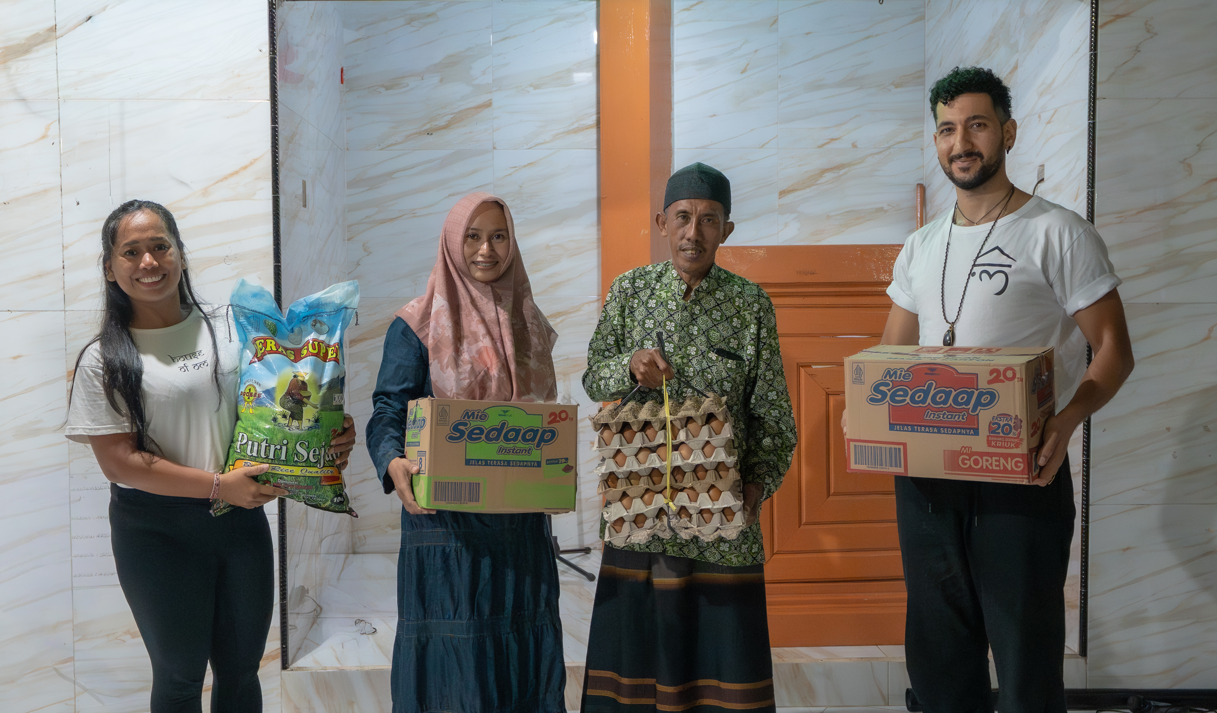 GIANYAR, BALINEWS.ID – Suasana hangat penuh kebersamaan mewarnai kegiatan buka puasa bersama yang digelar komunitas yoga House of Om bersama anak-anak dari Pan…