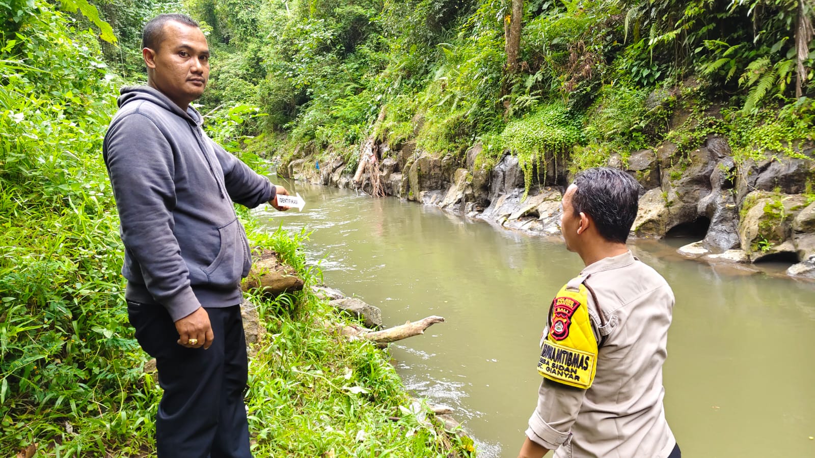 GIANYAR, BALINEWS.ID — Peristiwa tragis terjadi di aliran Tukad Melangit, Banjar Blahpane Klod, Desa Sidan, Kecamatan Gianyar, Jumat (20/3/2026) sore. Seorang …