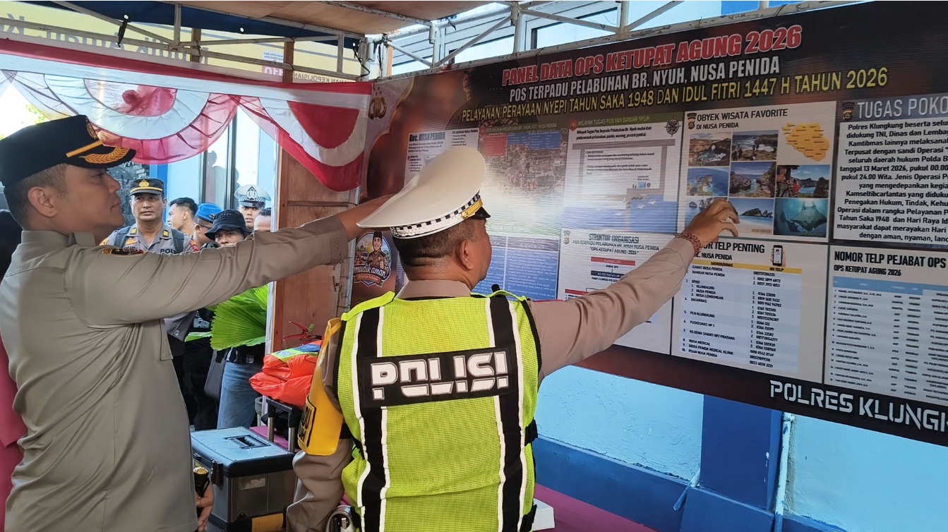 NUSA PENIDA, BALINEWS.ID — Upaya memastikan keamanan dan pelayanan publik tetap optimal di kawasan pelabuhan terus dilakukan jajaran kepolisian. Kapolres Klung…
