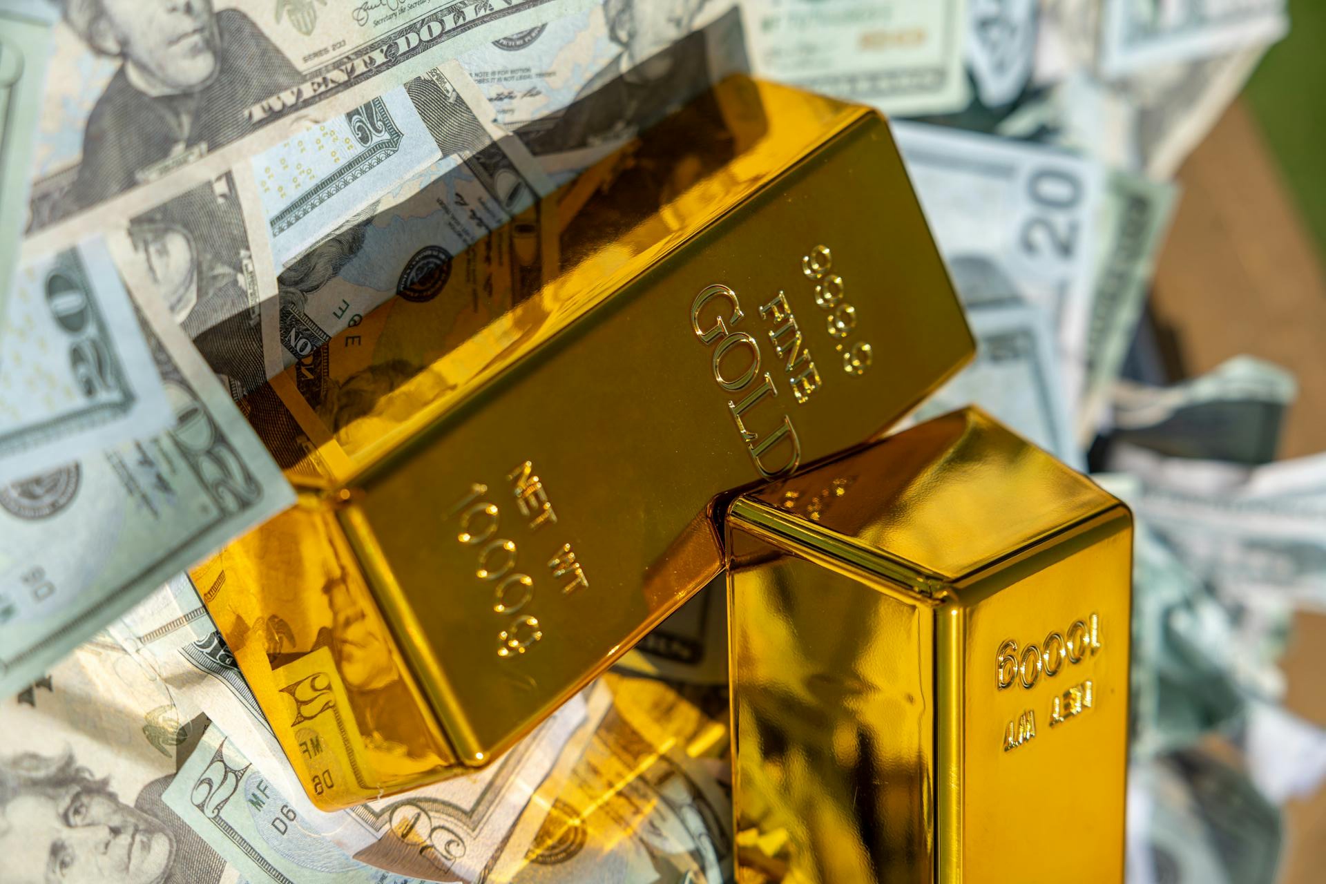 INTERNASIONAL, BALINEWS.ID - Harga emas dunia tetap tinggi seiring memanasnya konflik di Timur Tengah. Dilansir dari Reuters, harga emas spot pada penutupan pe…