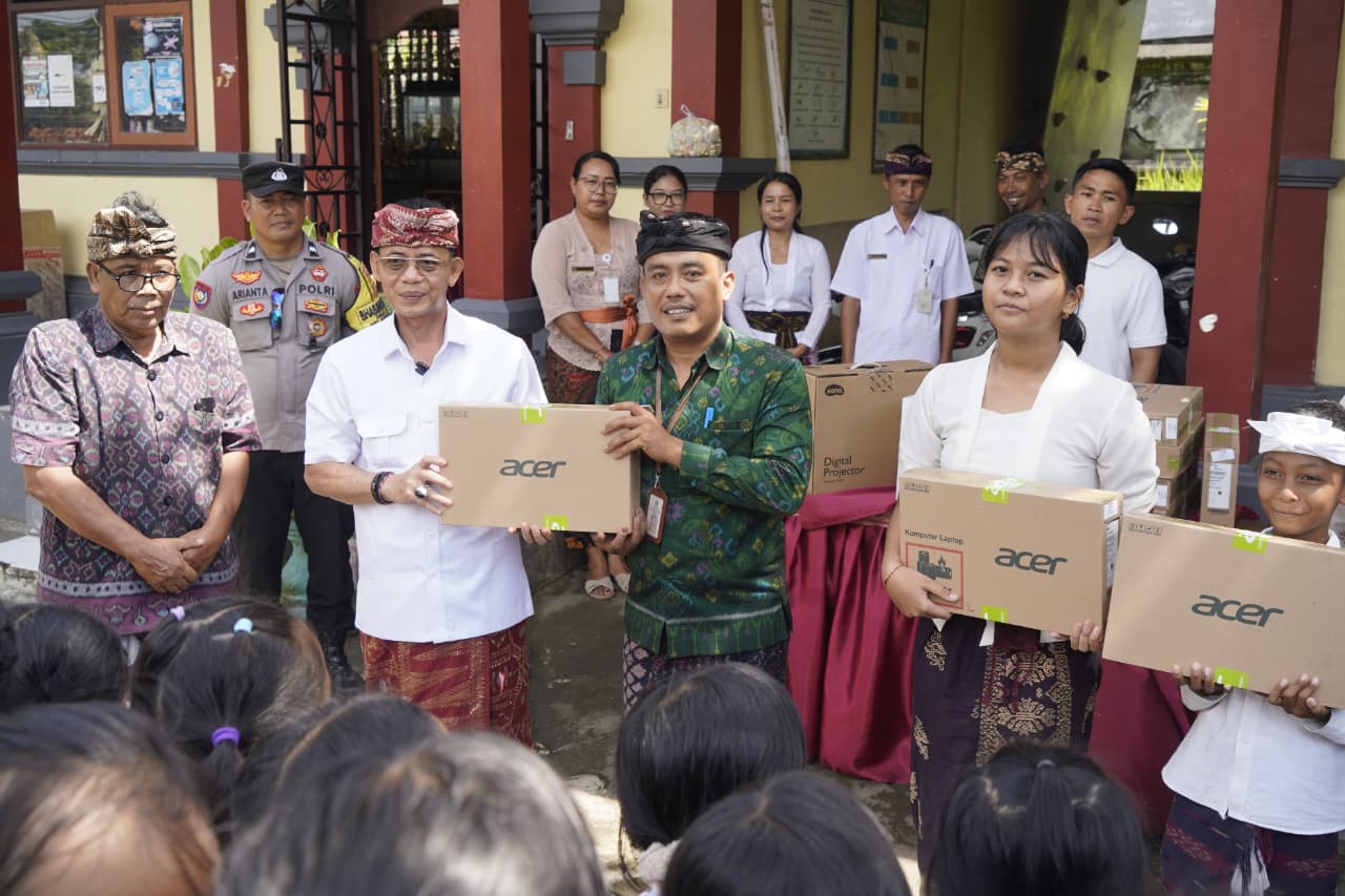 KLUNGKUNG, BALINEWS.ID – Pemerintah Kabupaten Klungkung terus berupaya meningkatkan kualitas pendidikan melalui dukungan sarana pembelajaran berbasis teknologi…