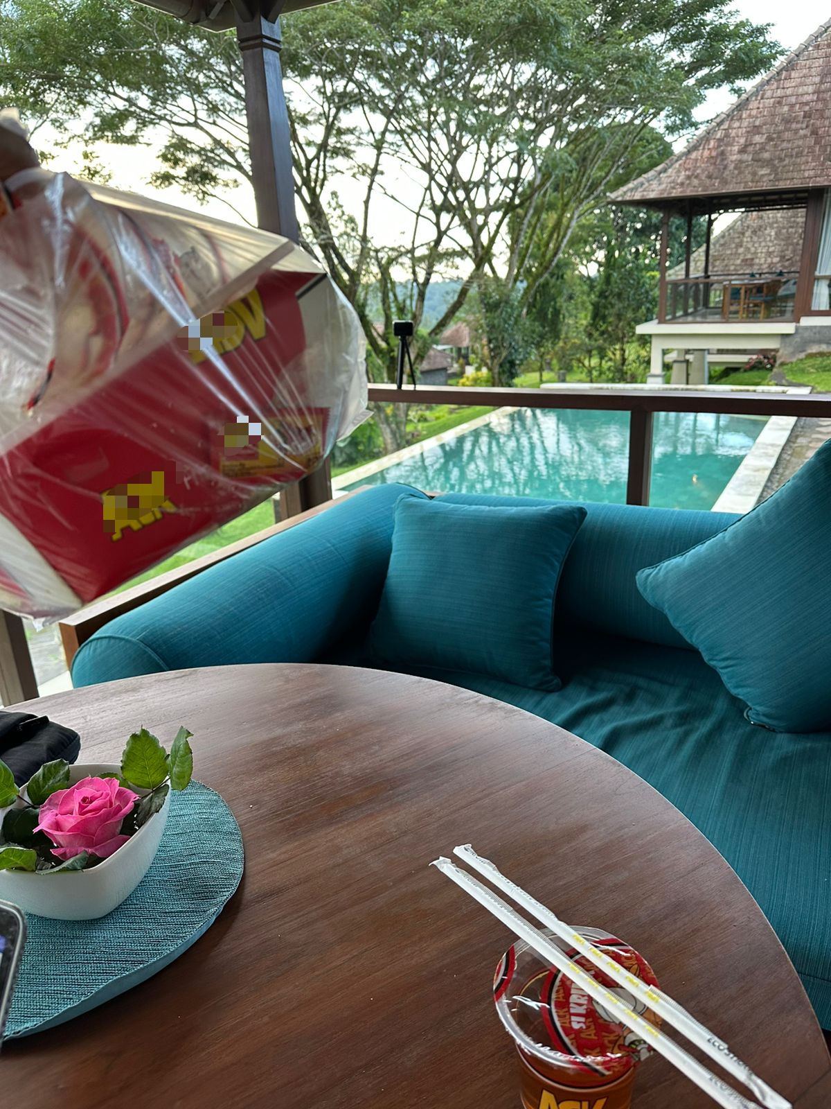 BALI SEDANG DIJUAL, DAN KITA MENONTONNYA?