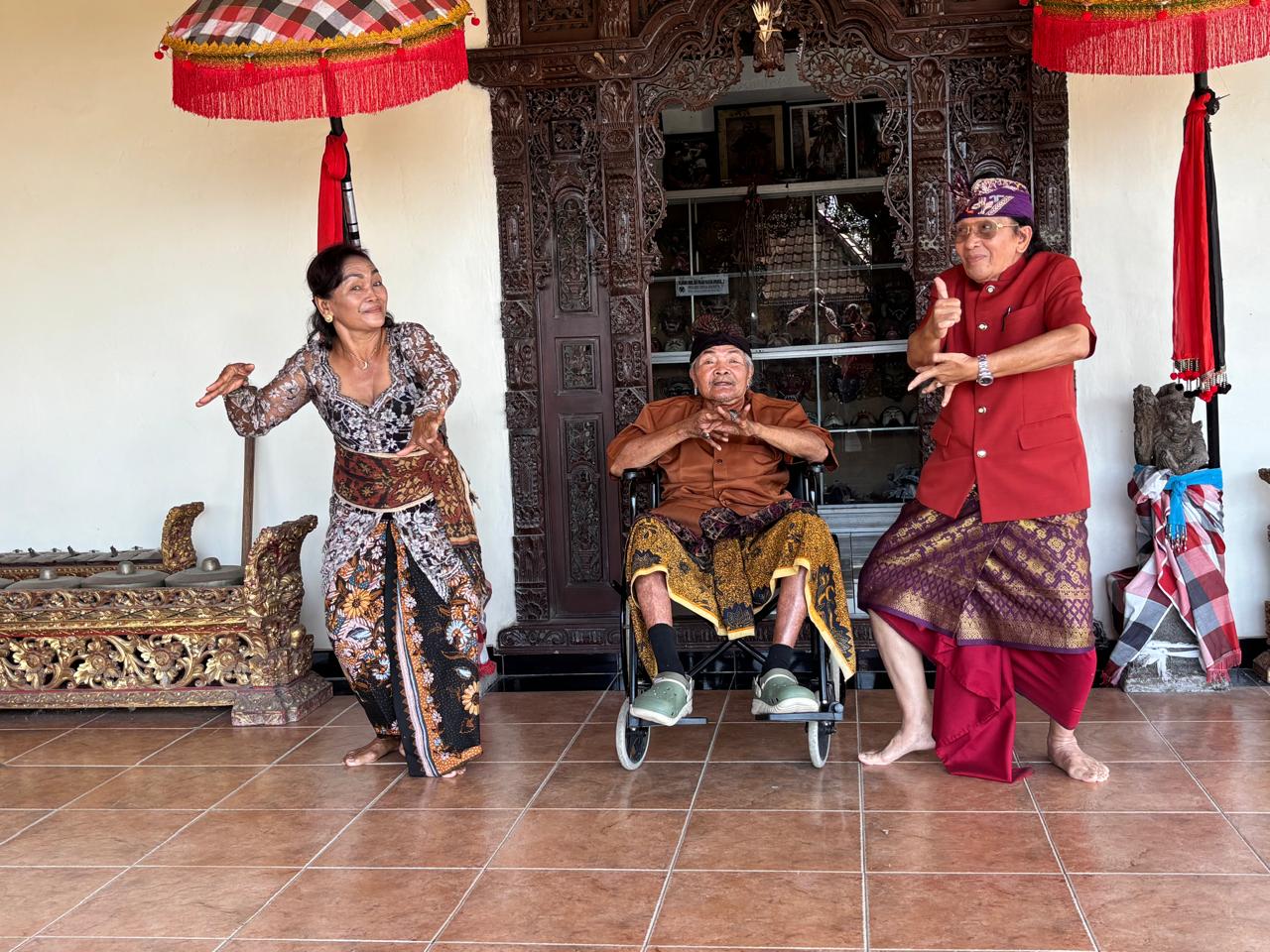 GIANYAR, BALINEWS.ID – Pemberian penghargaan Parama Satya Budaya kepada maestro tari Bali I Made Djimat tidak sekadar menjadi pengakuan atas dedikasi individu,…