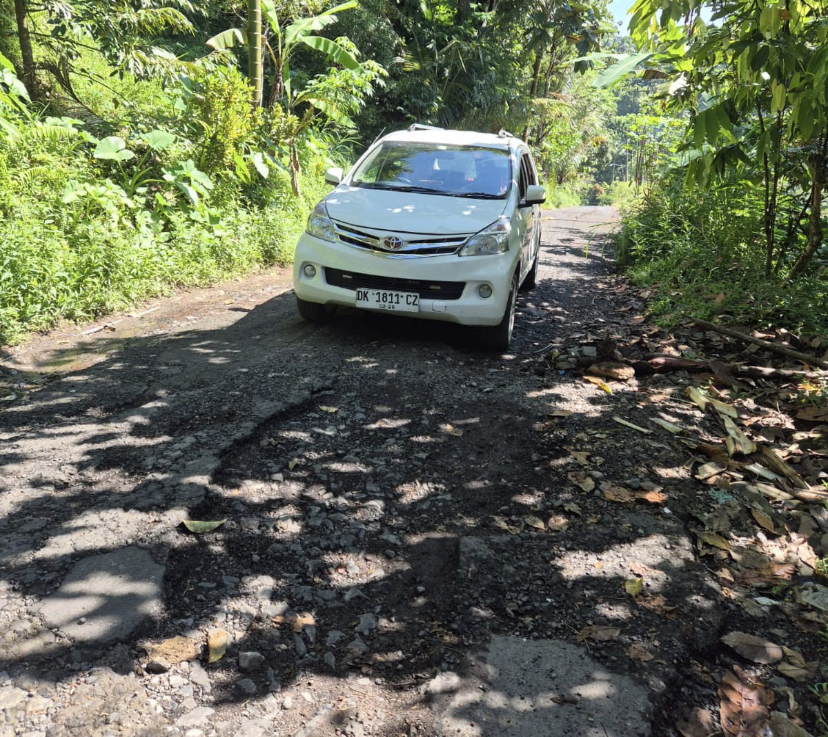 SINGARAJA, BALINEWS.ID – Pemerintah Kabupaten Buleleng mulai menyiapkan perbaikan ruas jalan rusak berat di Desa Lemukih, Kecamatan Sawan. Proyek peningkatan j…