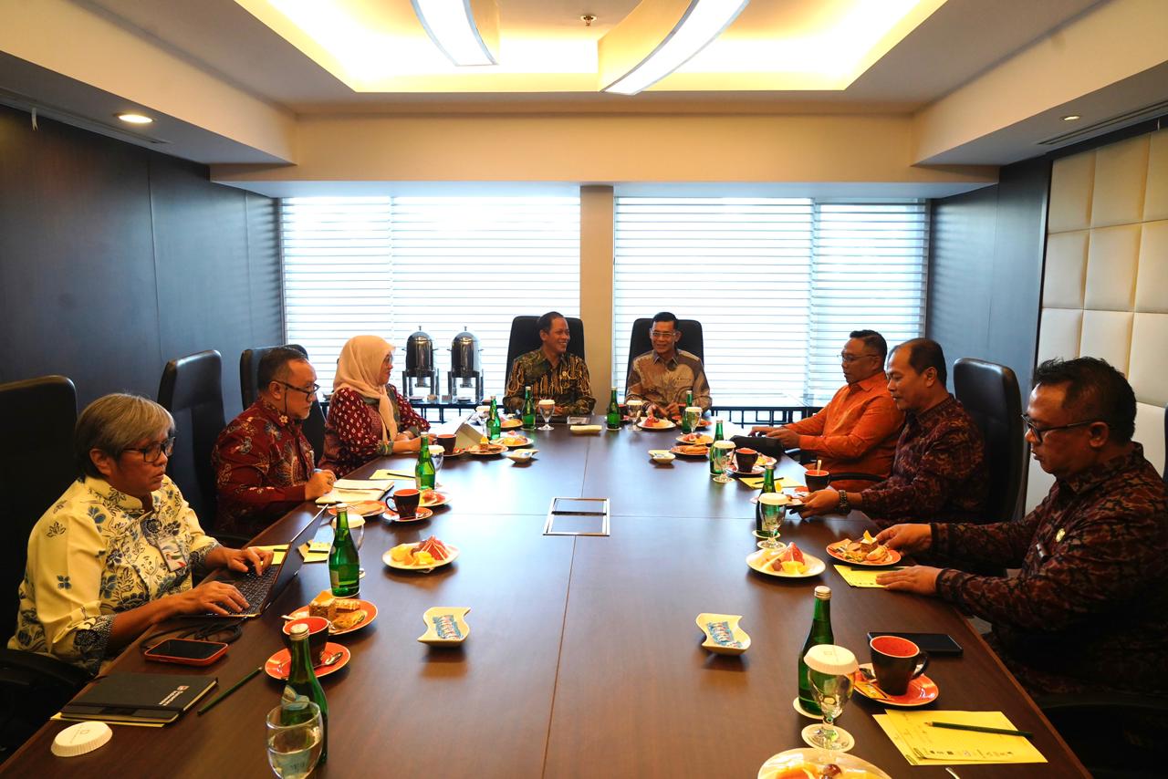 JAKARTA, BALINEWS.ID – Pemerintah Kabupaten Klungkung terus mengintensifkan upaya penanganan sampah secara terpadu dan berkelanjutan. Komitmen tersebut ditunju…