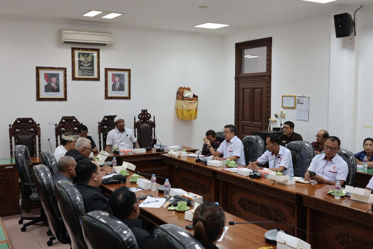 GIANYAR, BALINEWS.ID – Upaya peningkatan prestasi olahraga di Kabupaten Gianyar terus dimatangkan. KONI Kabupaten Gianyar bersama Dinas Pemuda dan Olahraga Kab…