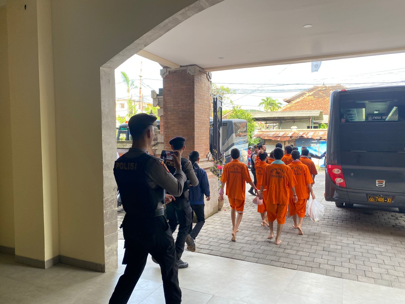 DENPASAR, BALINEWS.ID – Direktorat Reserse Siber (Ditressiber) Polda Bali merampungkan penyidikan kasus perjudian online lintas negara yang melibatkan 35 warga…
