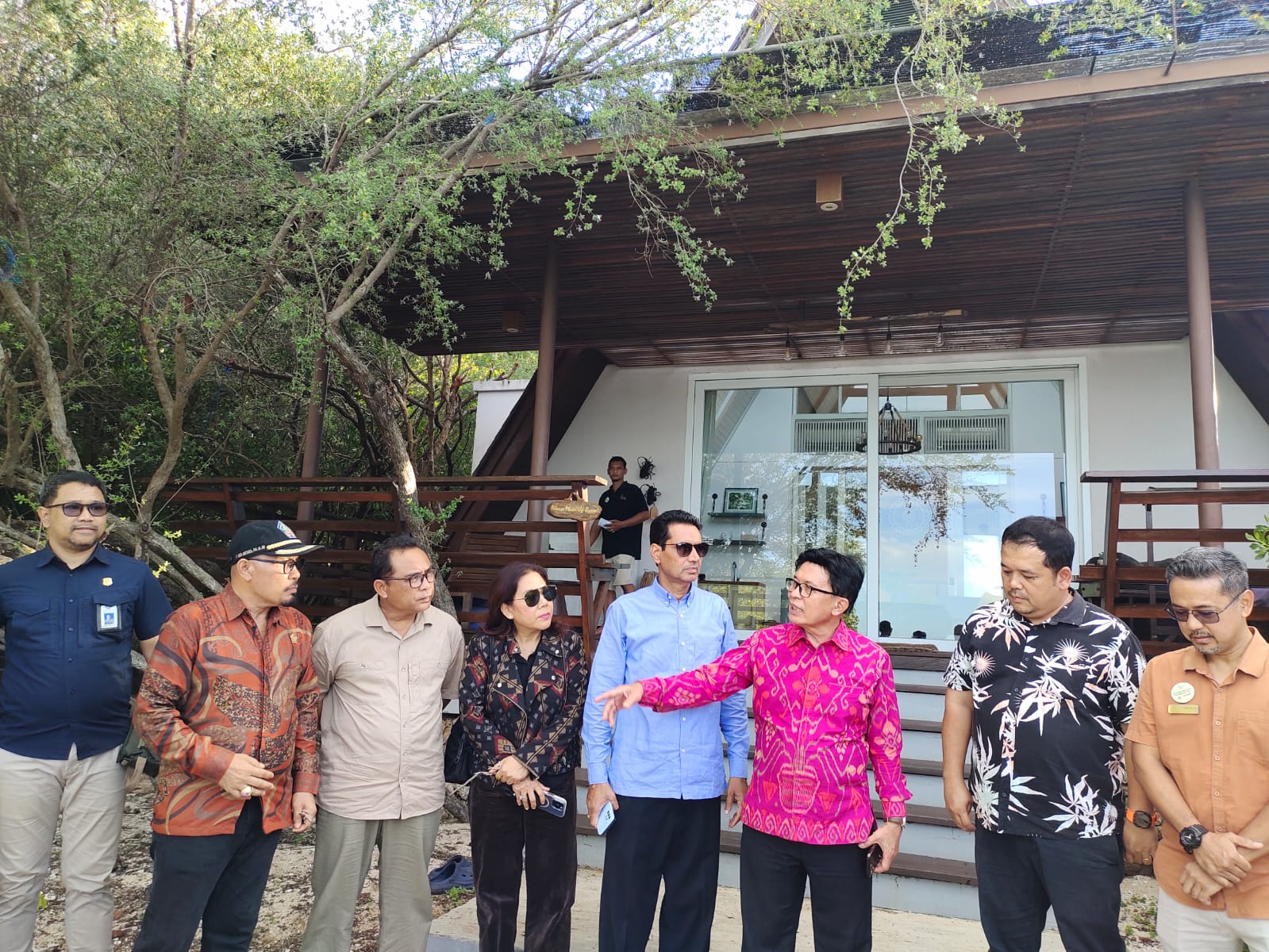 BULELENG, BALINEWS.ID — Panitia Khusus (Pansus) TRAP DPRD Bali memberikan tenggat waktu satu bulan kepada pengelola Nusa Bay Menjangan untuk membenahi seluruh …