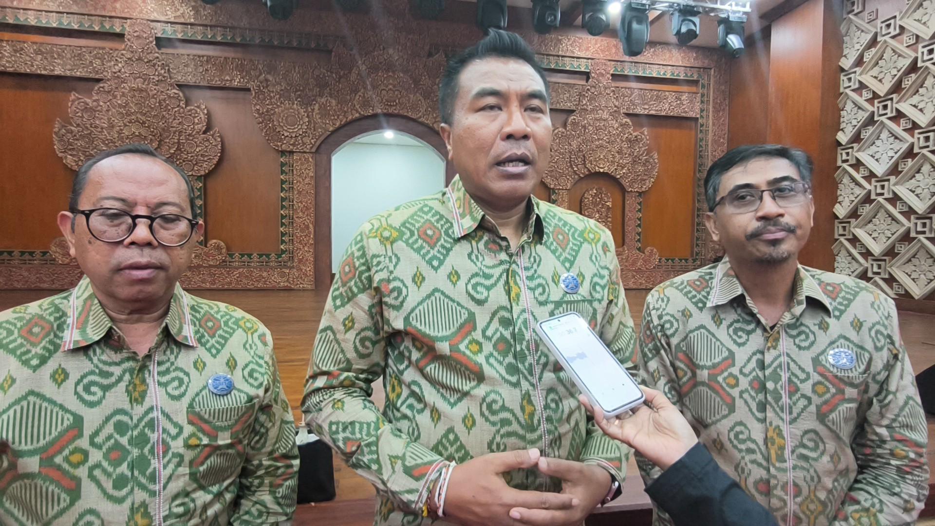 DENPASAR, BALINEWS.ID – Dewan Pimpinan Daerah Association of The Indonesian Tours and Travel Agencies (DPD ASITA) Bali menemui Gubernur Bali Wayan Koster di Ge…
