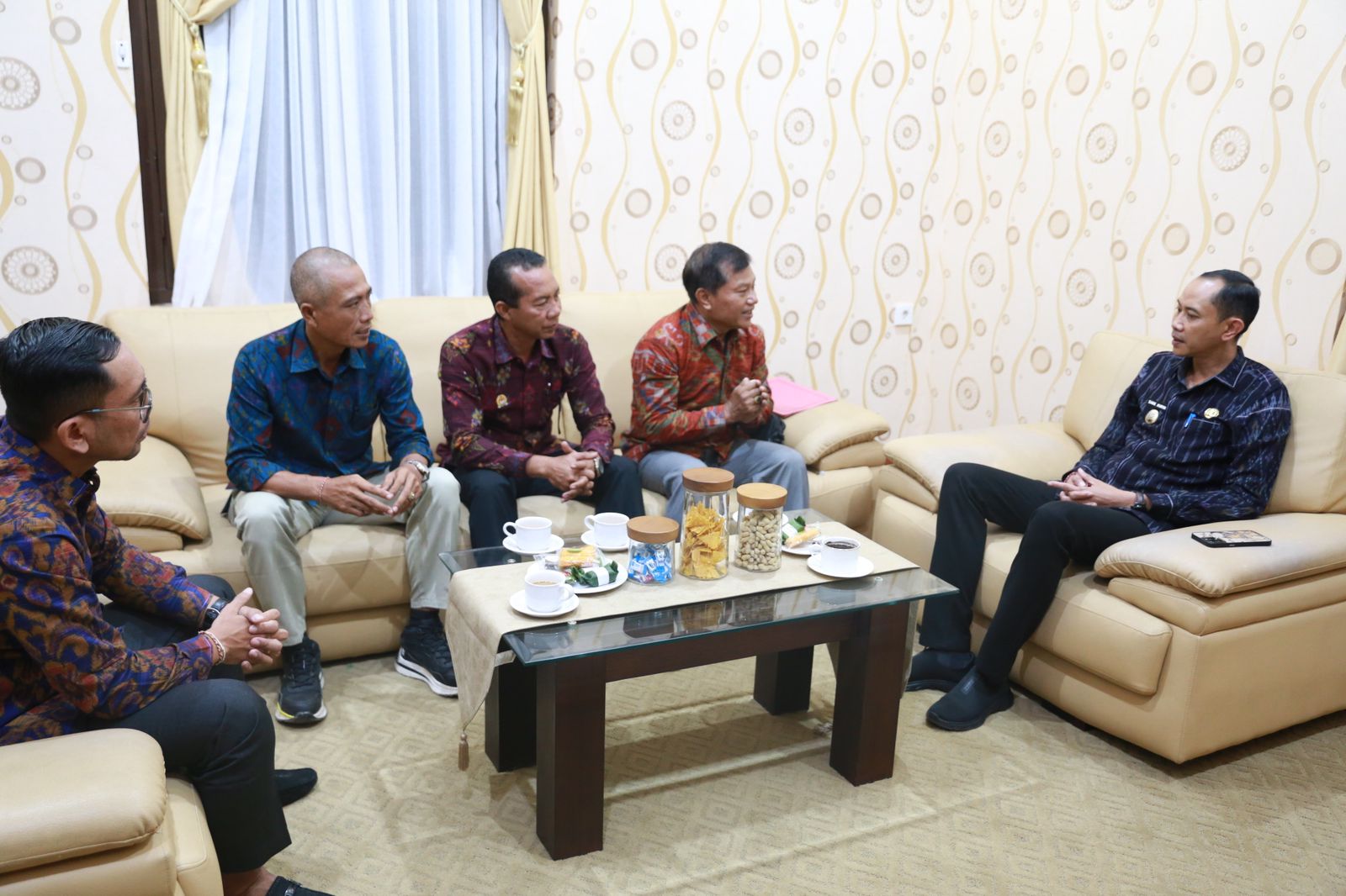 SEMARAPURA, BALINEWS.ID – Wakil Bupati Klungkung, Tjokorda Gde Surya Putra, menyatakan dukungan penuh terhadap rencana peringatan Hari Ulang Tahun (HUT) ke-7 F…