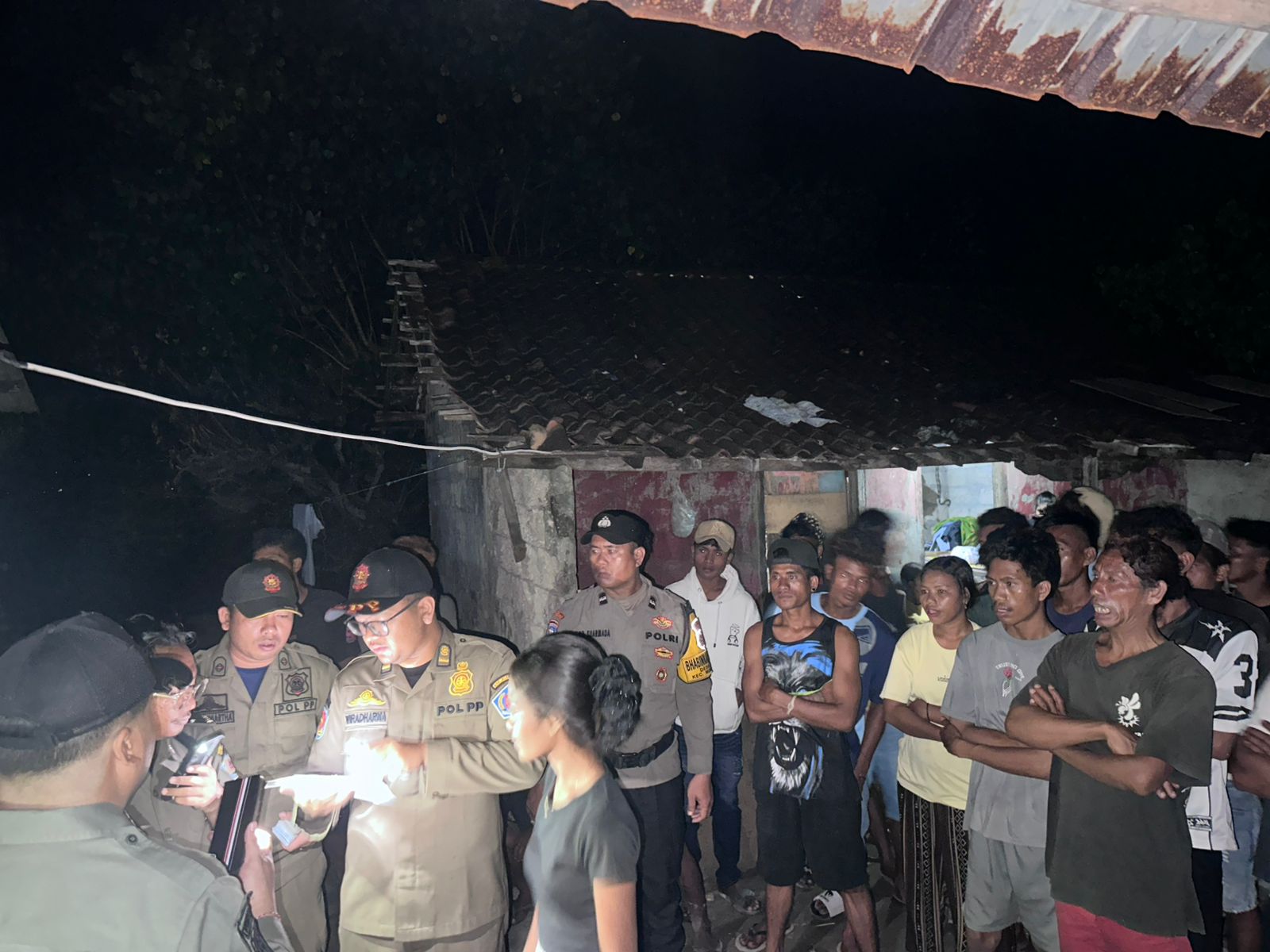 NUSA PENIDA, BALINEWS.ID – Aparat gabungan menggelar inspeksi mendadak (sidak) penduduk pendatang (duktang) di Desa Ped, Kecamatan Nusa Penida, Jumat malam (10…