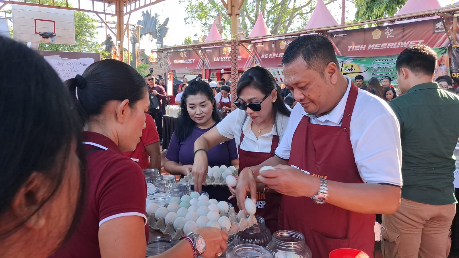 GIANYAR, BALINEWS.ID – Upaya pemberdayaan ekonomi berbasis rumah tangga terus didorong Pemerintah Kabupaten Gianyar melalui pelatihan keterampilan bagi kader.…