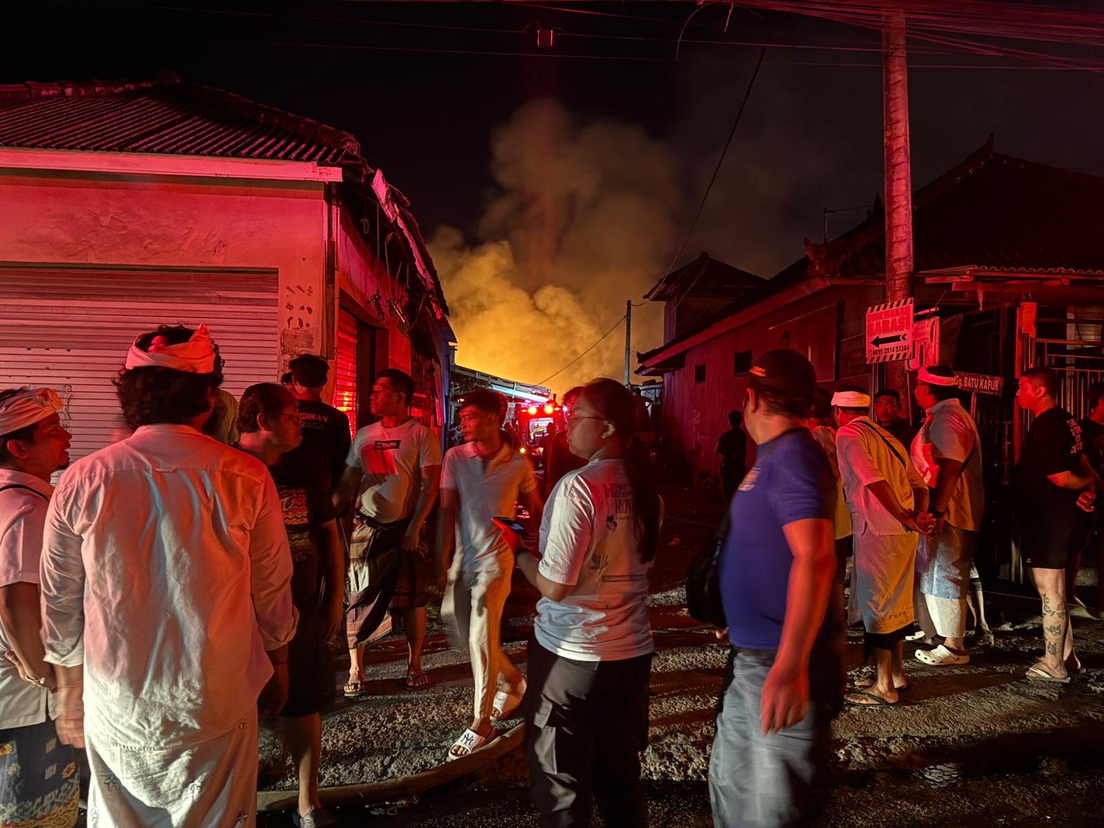 DENPASAR, BALINEWS.ID - Pascakebakaran gudang kayu yang terjadi pada Sabtu (18/4/2026) sore, Dinas Sosial (Dinsos) Kota Denpasar langsung melakukan langkah cep…