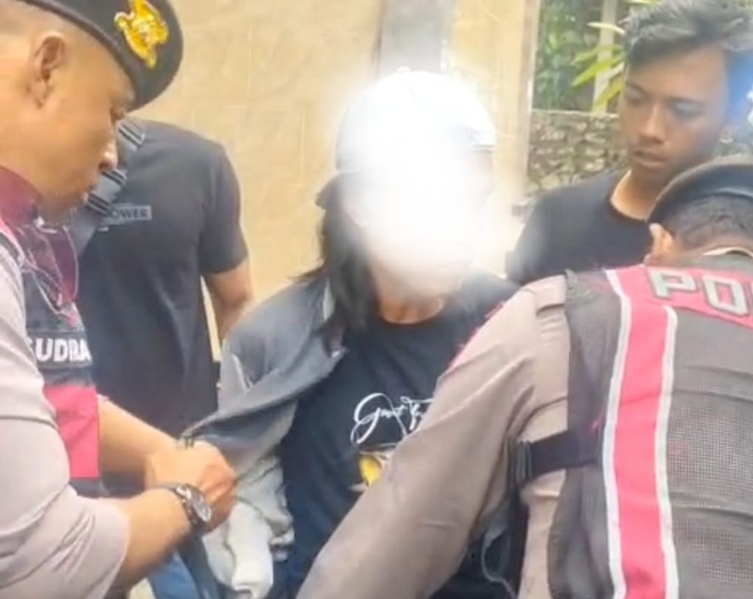 NUSA PENIDA, BALINEWS.ID – Aksi cepat jajaran Polsek Nusa Penida melalui Tim Jalak Nusa membuahkan hasil. Sepeda motor milik warga yang sempat dilaporkan hila…