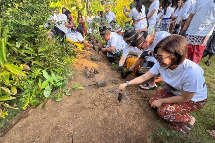 BALINEWS.ID – In celebration of Earth Day, The Meru Sanur and Bali Beach Hotel, The Heritage Collection, marked the occasion with a meaningful environmental in…