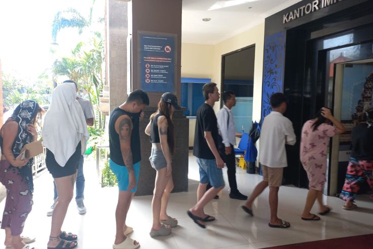 DENPASAR, BALINEWS.ID – Penanganan kasus dugaan penyekapan warga negara asing (WNA) di kawasan Kedonganan, Kuta, Badung, terus dikembangkan aparat kepolisian. …