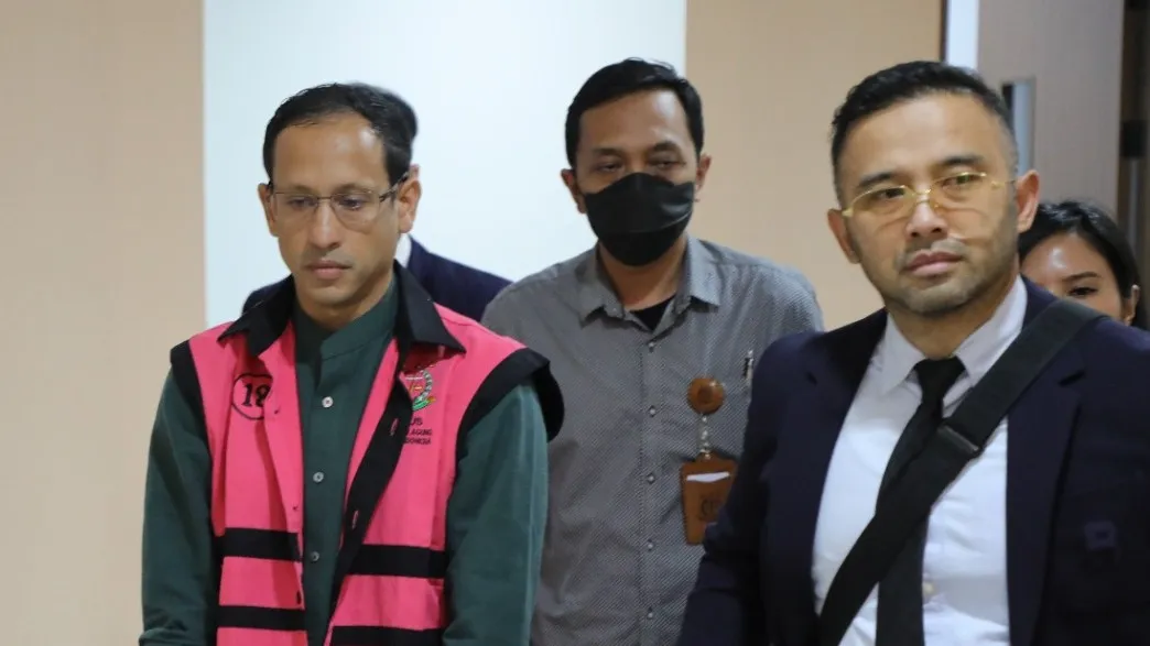 NASIONAL, BALINEWS.ID - Mantan Menteri Pendidikan, Kebudayaan, Riset, dan Teknologi, Nadiem Makarim, menghadapi tuntutan hukuman 18 tahun penjara dalam perkara…