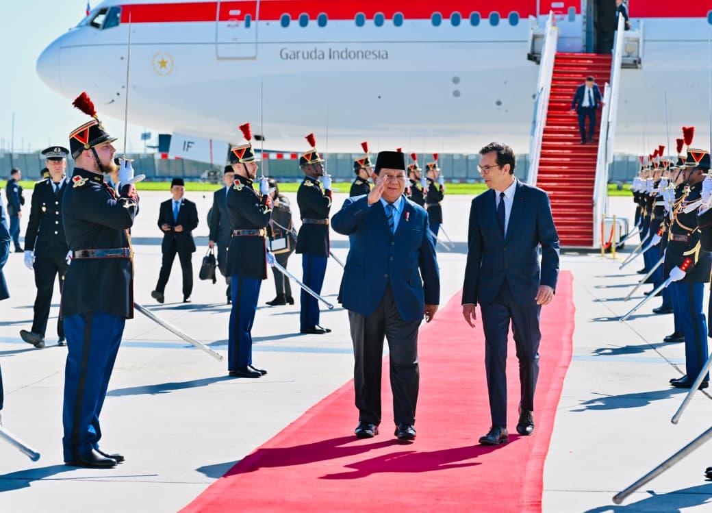 NASIONAL, BALINEWS.ID - Presiden Republik Indonesia Prabowo Subianto memulai kunjungan kenegaraannya ke Prancis dengan tiba di Bandara Orly, Paris, pada Selasa…