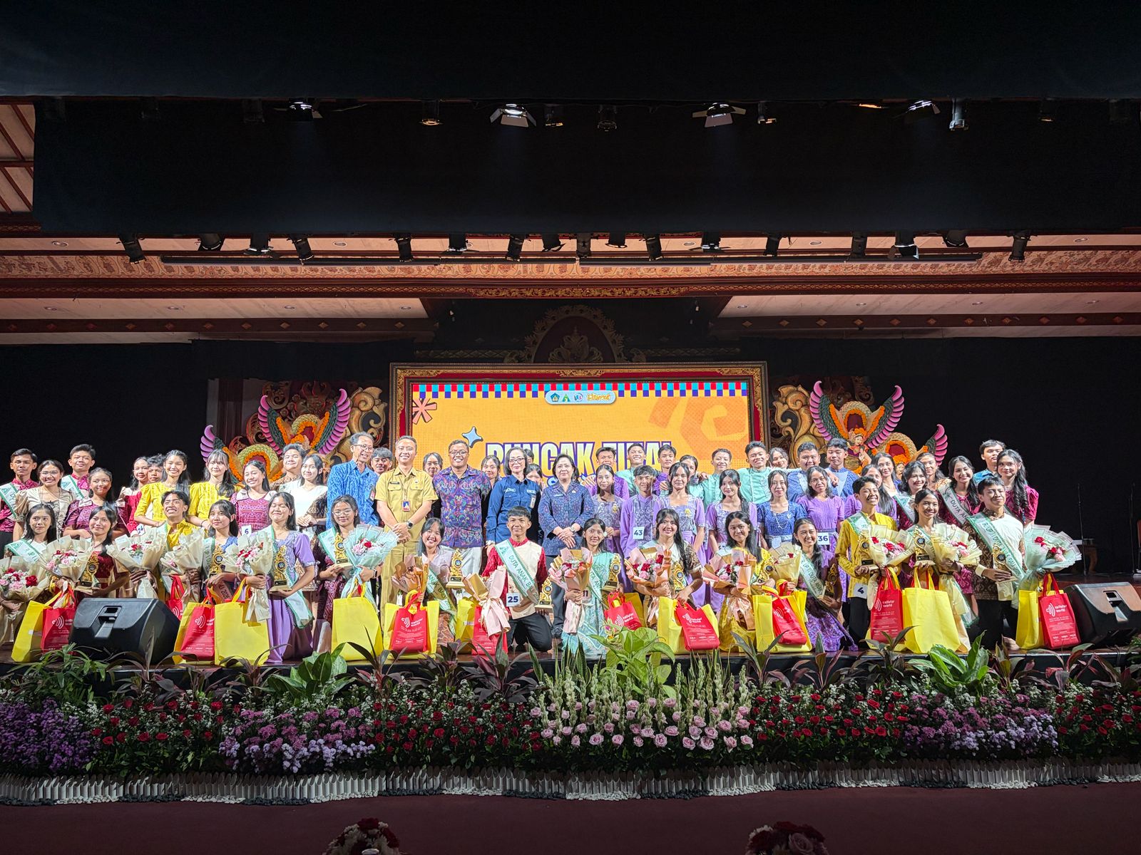 DENPASAR, BALINEWS.ID – Gedung Ksirarnawa, Art Center Denpasar, menjadi saksi kemegahan Grand Final Mimbar Anak Bali (MAB) XVIII Tahun 2026 yang digelar pada S…