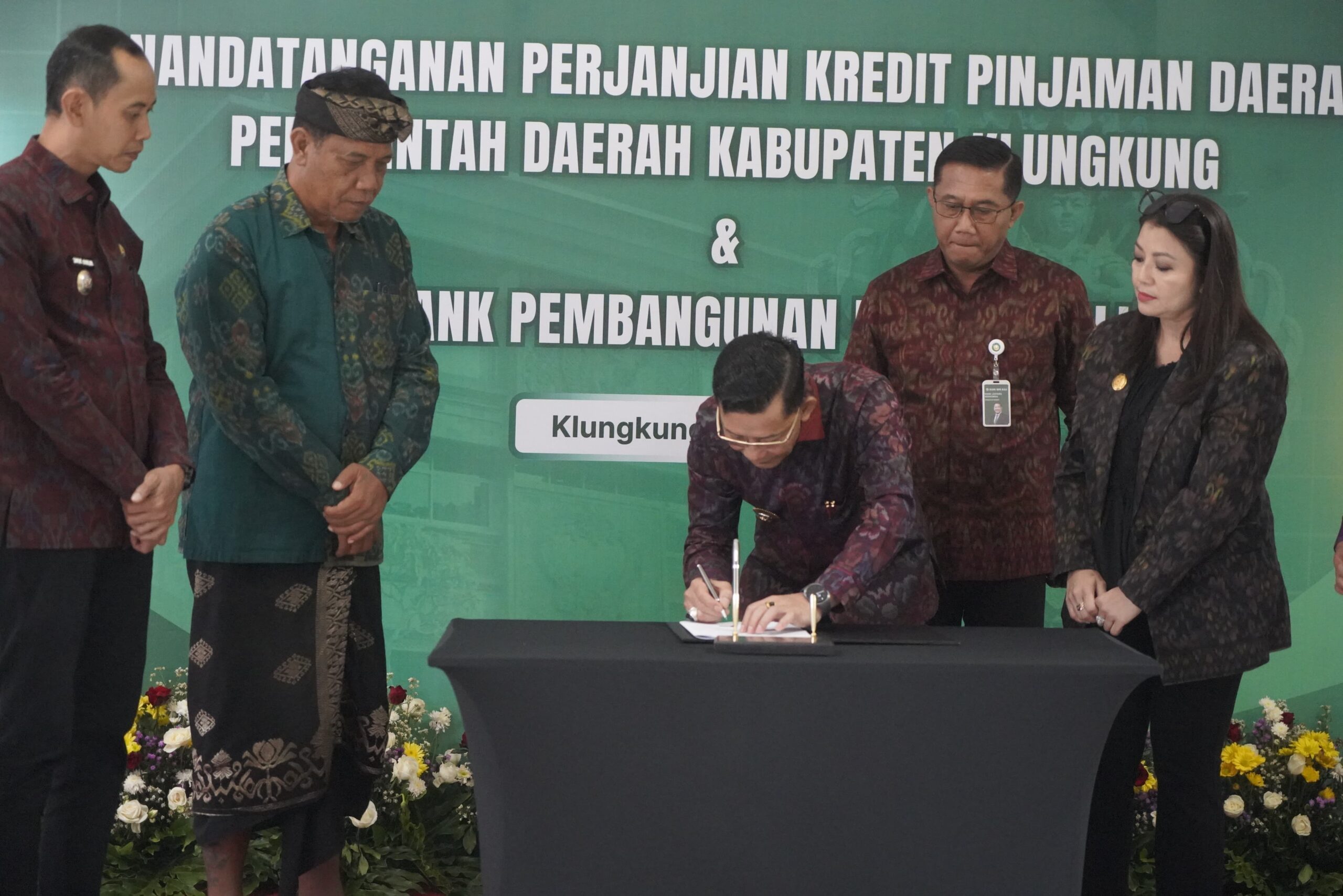KLUNGKUNG, BALINEWS.ID – Pemerintah Kabupaten Klungkung resmi mengakses fasilitas pembiayaan dari PT Bank Pembangunan Daerah (BPD) Bali guna mempercepat pemban…