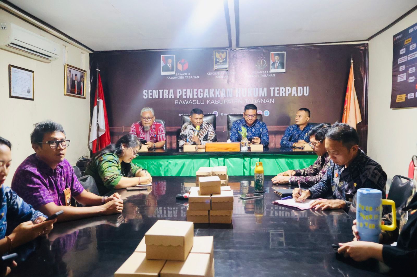 TABANAN, BALINEWS.ID – Badan Pengawas Pemilu (Bawaslu) Kabupaten Tabanan memperkuat layanan informasi publik melalui Rapat Koordinasi Pengelolaan dan Pelayanan…