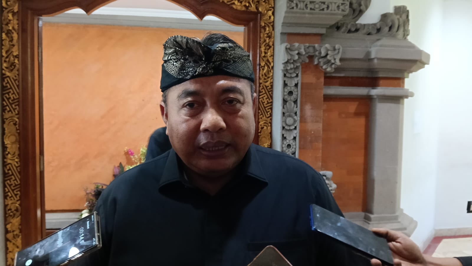DENPASAR, BALINEWS.ID – Anggota DPR RI, Nyoman Parta, menegaskan peran strategis masyarakat adat sebagai garda terdepan dalam menjaga lingkungan sekaligus bent…