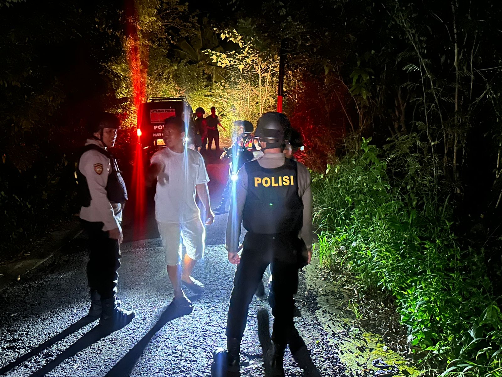 NUSA PENIDA, BALINEWS.ID – Jajaran Polsek Nusa Penida bergerak cepat menindaklanjuti laporan dugaan pembegalan yang sempat dilaporkan terjadi di Jalan Raya Ban…