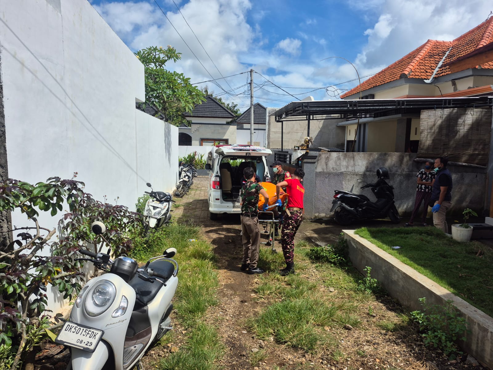 BADUNG , BALINEWS.ID — Seorang pria ditemukan meninggal dunia dalam kondisi membusuk di sebuah bekas kantor kontraktor di kawasan Jimbaran, Kecamatan Kuta Sela…