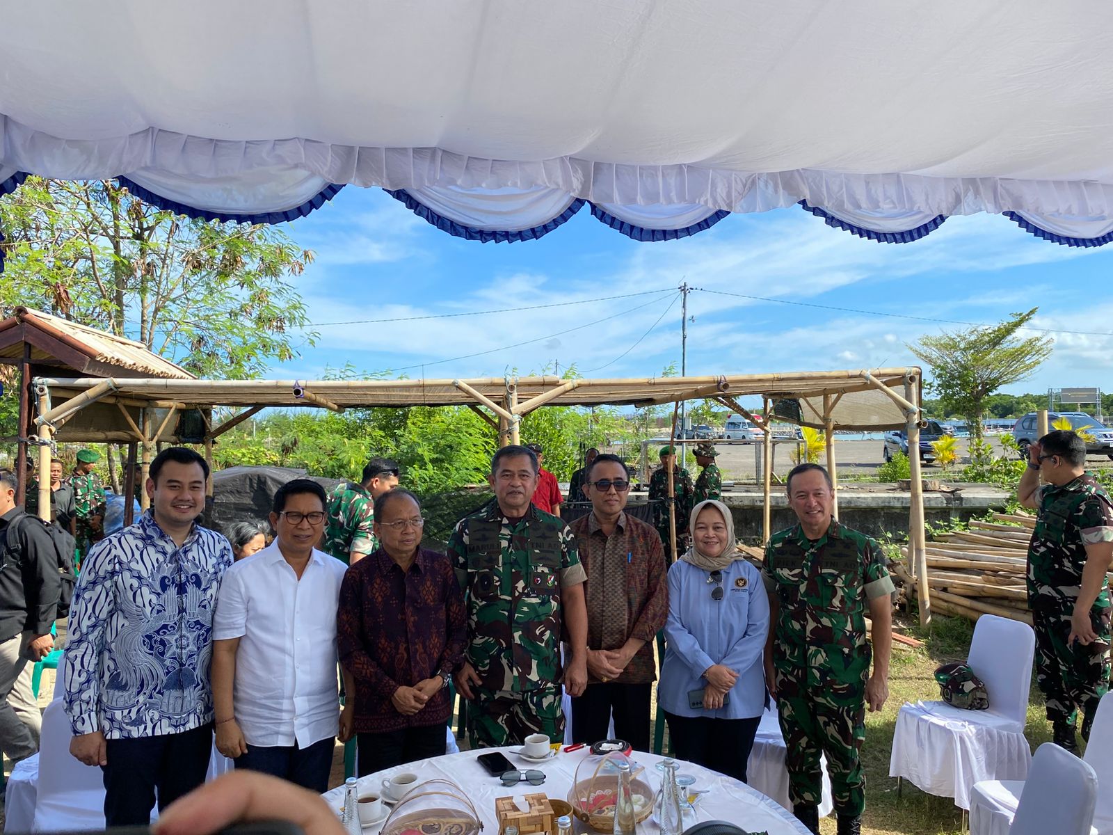 DENPASAR, BALINEWS.ID – Pemerintah mulai melakukan pematangan lahan proyek Pengolahan Sampah Menjadi Energi Listrik (PSEL) di Benoa menjelang pelaksanaan groun…