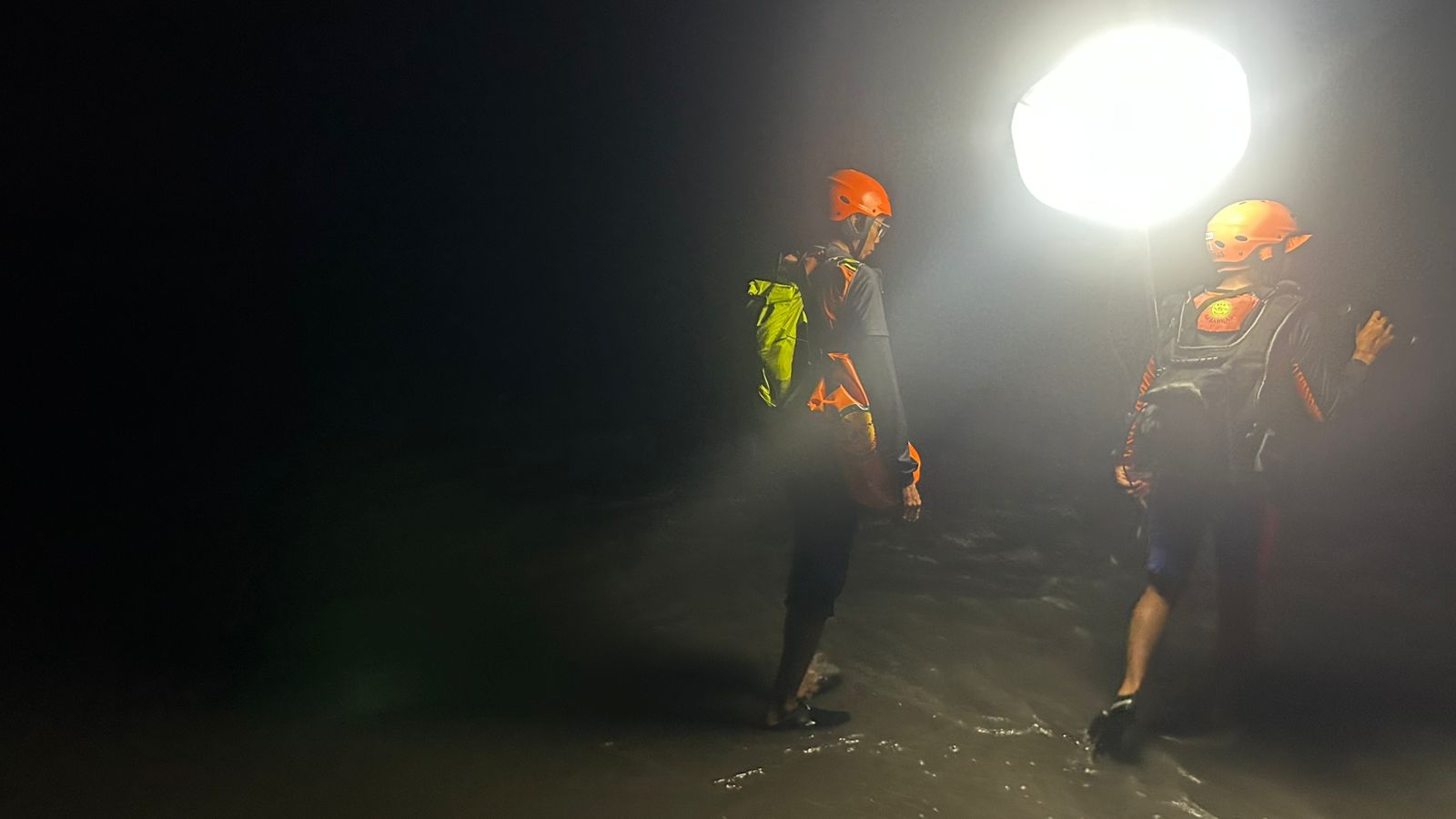 TABANAN, BALINEWS.ID – Seorang bocah berusia 12 tahun dilaporkan terseret arus saat berenang di Pantai Yeh Gangga, Desa Sudimara, Kecamatan Tabanan, Kabupaten …