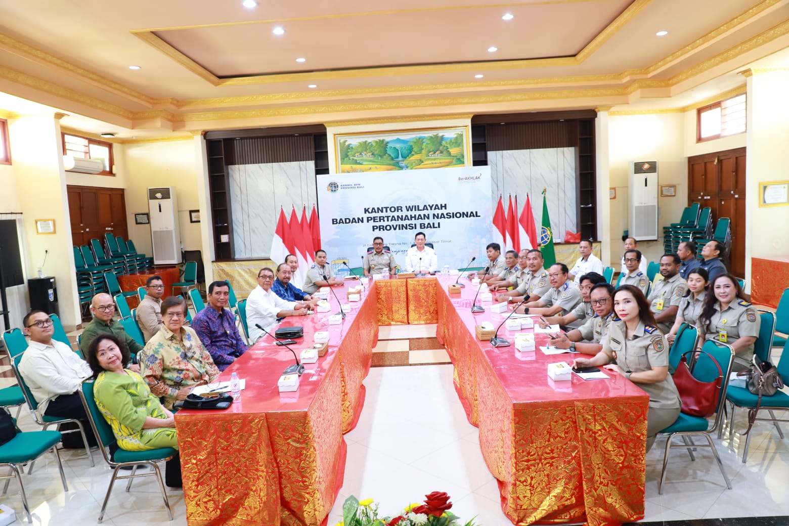 DENPASAR, BALINEWS.ID – Seksi Pengendalian dan Penanganan Sengketa Kantor Pertanahan Kabupaten Klungkung mengikuti kegiatan pembinaan bagi pemegang hak atas ta…