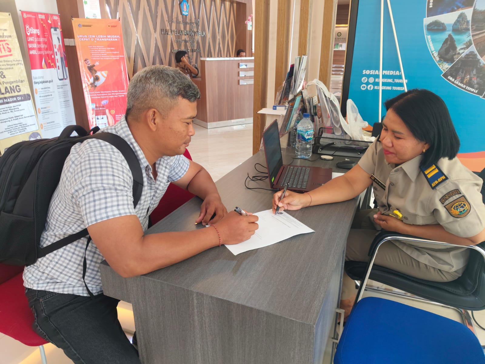 KLUNGKUNG, BALINEWS.ID – Kantor Pertanahan Kabupaten Klungkung kembali menghadirkan inovasi pelayanan publik dengan membuka layanan pertanahan langsung di Mall…