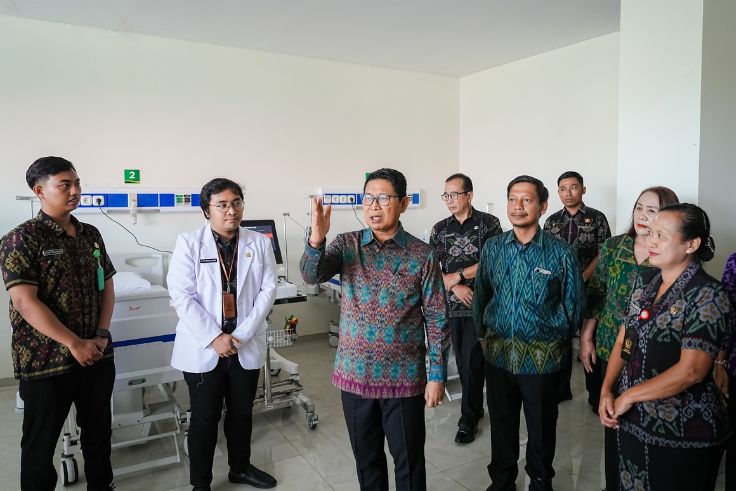 BADUNG, BALINEWS.ID – Bupati Badung I Wayan Adi Arnawa meninjau kesiapan operasional RSUD Giri Asih di Desa Blahkiuh, Kecamatan Abiansemal, Selasa (5/5/2026). …