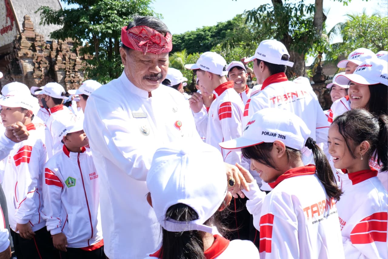 TABANAN, BALINEWS.ID - Bertepatan dengan peringatan Hari Lahir Pancasila, Pemerintah Kabupaten Tabanan melepas Kontingen Pekan Olahraga Pelajar (Porjar) Kabupa…