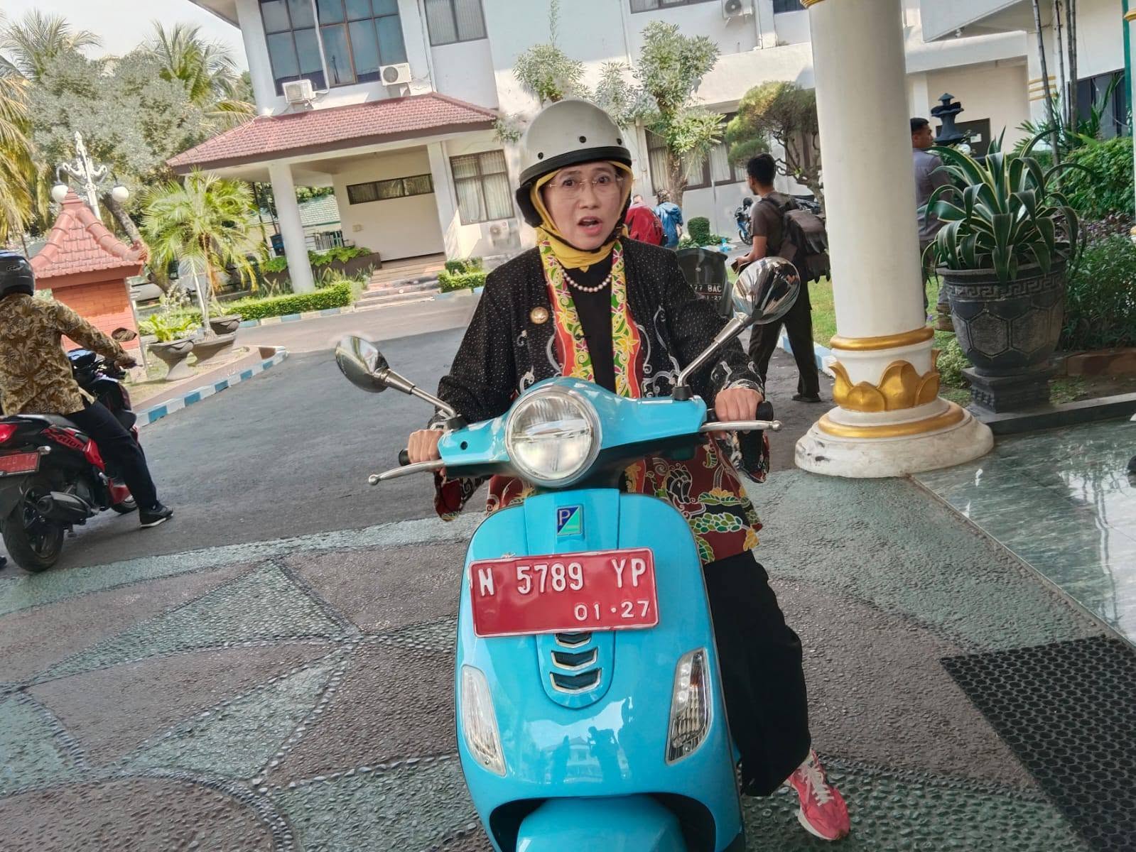LUMAJANG, BALINEWS.ID – Kenaikan harga BBM jenis Pertamax hingga kisaran Rp16 ribuan per liter berdampak pada kebijakan di lingkungan Pemerintah Kabupaten Luma…