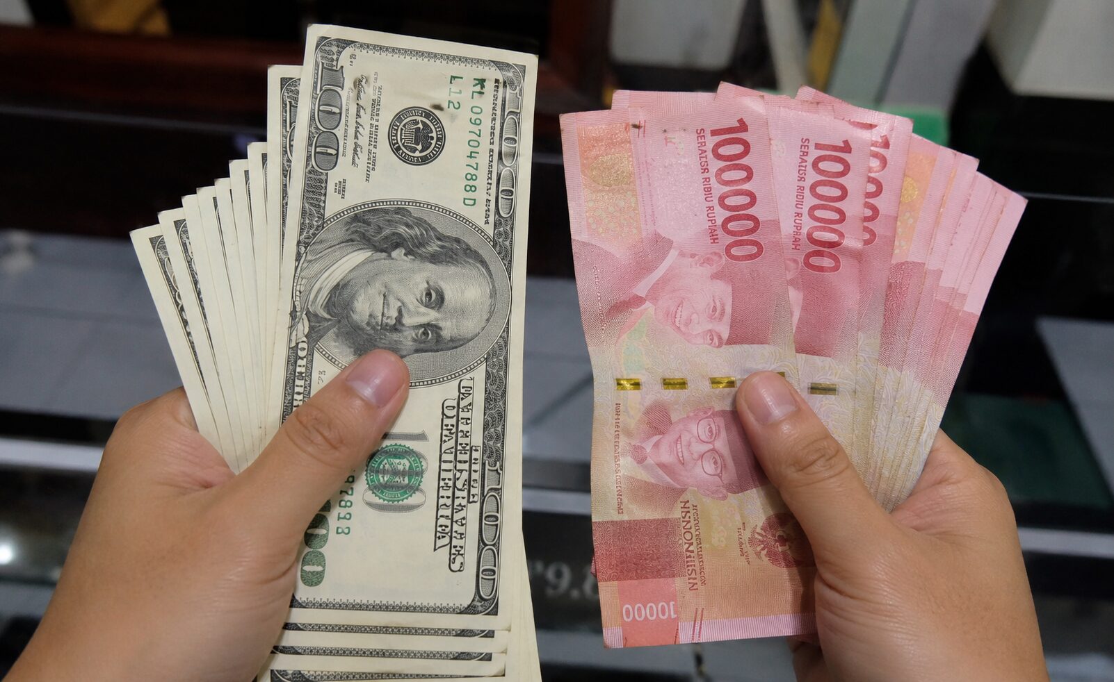 NASIONAL, BALINEWS.ID - Nilai tukar rupiah kembali tertekan terhadap dolar Amerika Serikat (AS) pada awal perdagangan Rabu (3/6/26).  Berdasarkan data Bloomber…