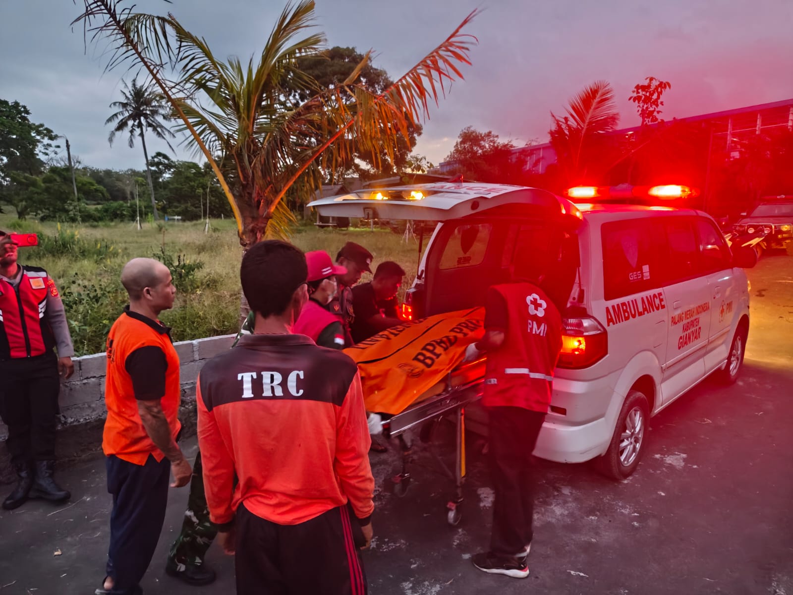 GIANYAR, BALINEWS.ID – Seorang pria ditemukan meninggal dunia di kawasan Pantai Pering, Desa Pering, Kecamatan Blahbatuh, Kabupaten Gianyar, Minggu (21/6/2026)…
