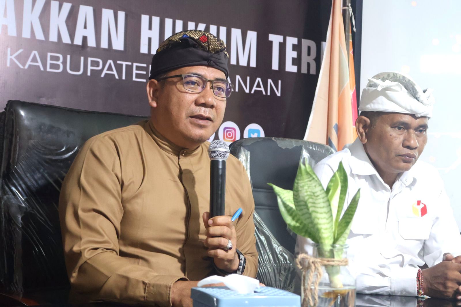 TABANAN, BALINEWS.ID – Stabilitas demokrasi pascapemilu menjadi perhatian serius Badan Pengawas Pemilu (Bawaslu) Provinsi Bali. Koordinator Divisi Penanganan P…