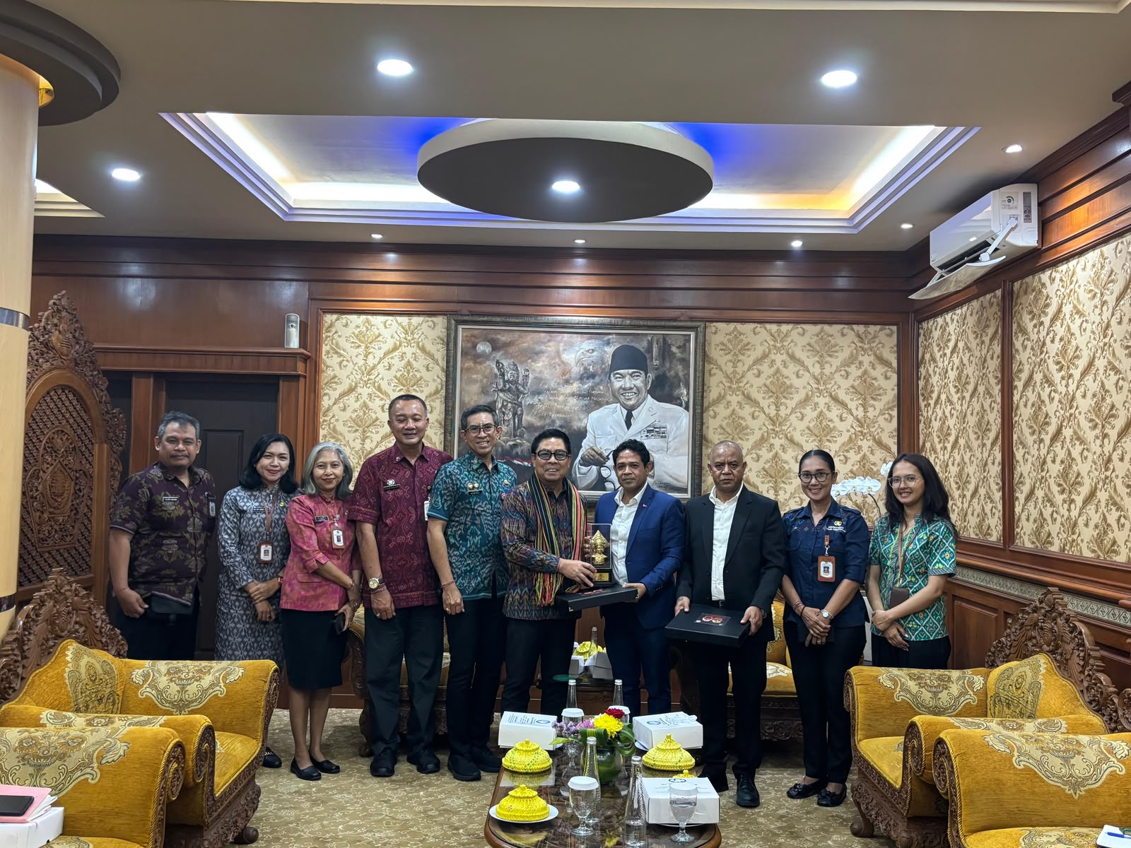 DENPASAR, BALINEWS.ID - Pemerintah Timor Leste melalui Atase Perdagangan dan Industri Konsulat Jenderal Timor Leste di Denpasar menjajaki peluang kerja sama de…
