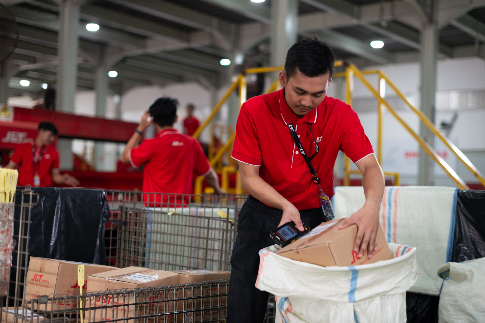 JAKARTA, BALINEWS.ID — Penyedia layanan logistik global, J&T Express, mengumumkan pencapaian kinerja bisnis dan operasional yang solid pada kuartal II-2026. Pe…