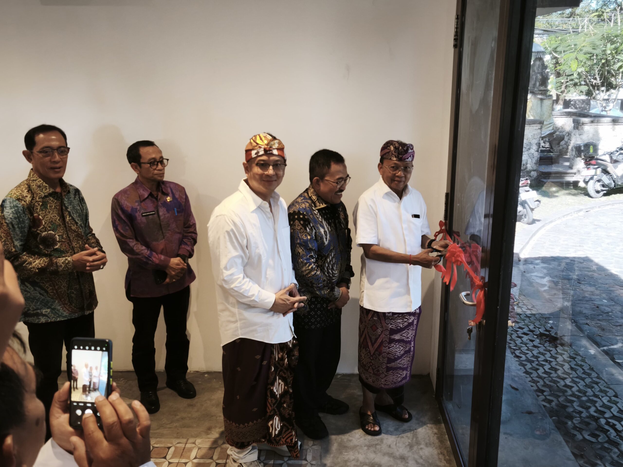 BADUNG, BALINEWS.ID – Gubernur Bali Wayan Koster menyatakan dukungannya terhadap rencana pemerintah pusat membentuk International Financial Center (IFC) atau p…