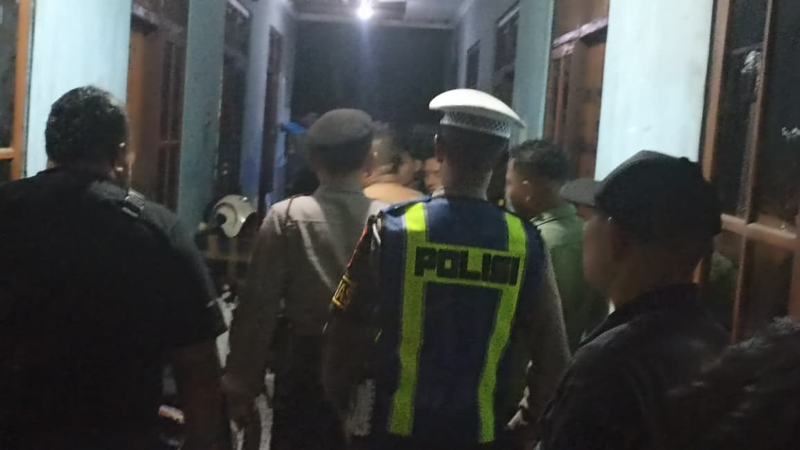 DENPASAR, BALINEWS.ID – Keributan antar penghuni rumah kos terjadi di kawasan Jalan Akasia XVI Gang Durian, Kecamatan Denpasar Timur, Rabu (8/7/2026) sekitar p…