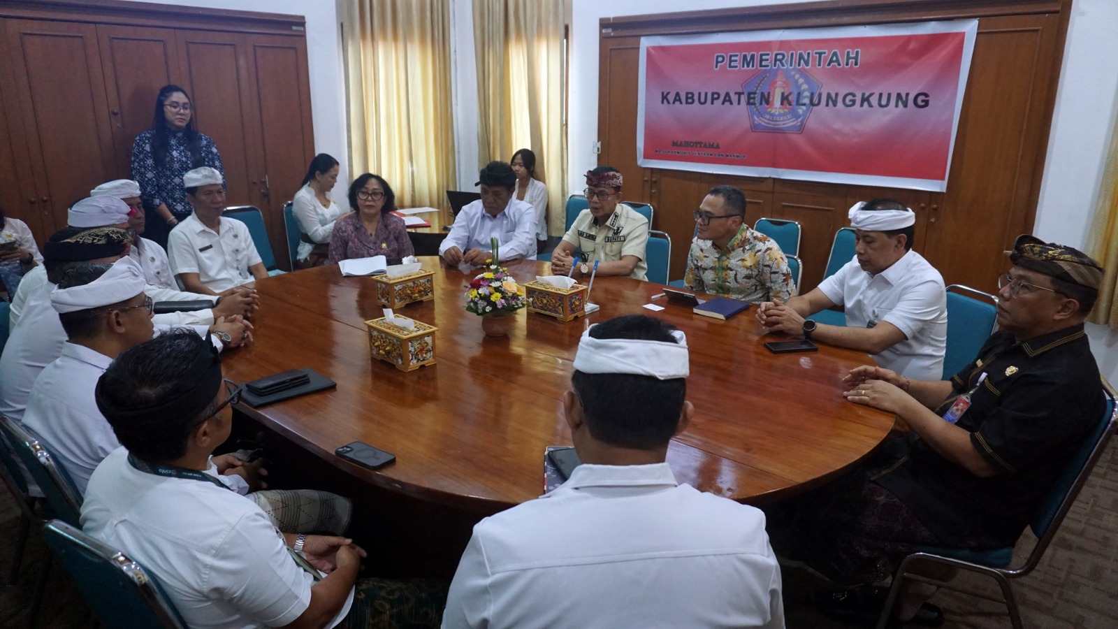 SEMARAPURA, BALINEWS.ID – Pemerintah Kabupaten Klungkung kembali menjalin kerja sama pembiayaan dengan PT Sarana Multi Infrastruktur (Persero) atau PT SMI mela…