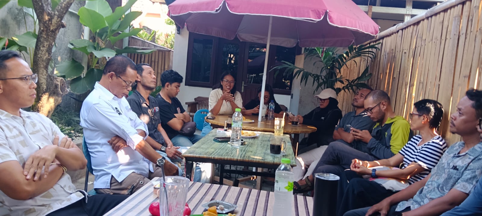 DENPASAR, BALINEWS.ID – Solidaritas Jurnalis Bali (SJB) mendesak Pengadilan Negeri (PN) Denpasar menolak gugatan perdata senilai Rp25 miliar yang diajukan peng…