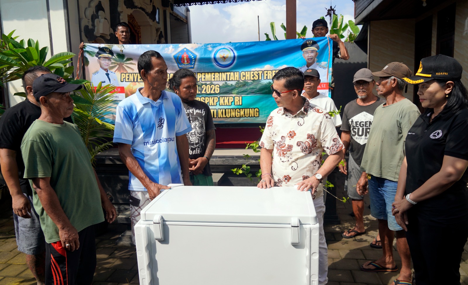 SEMARAPURA, BALINEWS.ID – Pemerintah Kabupaten Klungkung terus memperkuat sektor perikanan melalui peningkatan sarana pascapanen dan perlindungan sosial bagi n…
