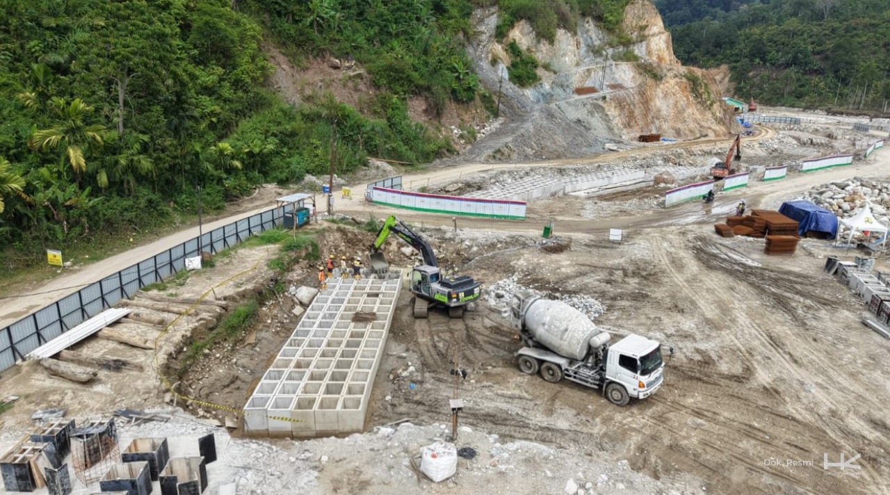 JAKARTA, BALINEWS.ID – PT Hutama Karya (Persero) mempercepat penyelesaian sejumlah proyek penanganan darurat jalan dan jembatan akibat bencana di Sumatra menje…