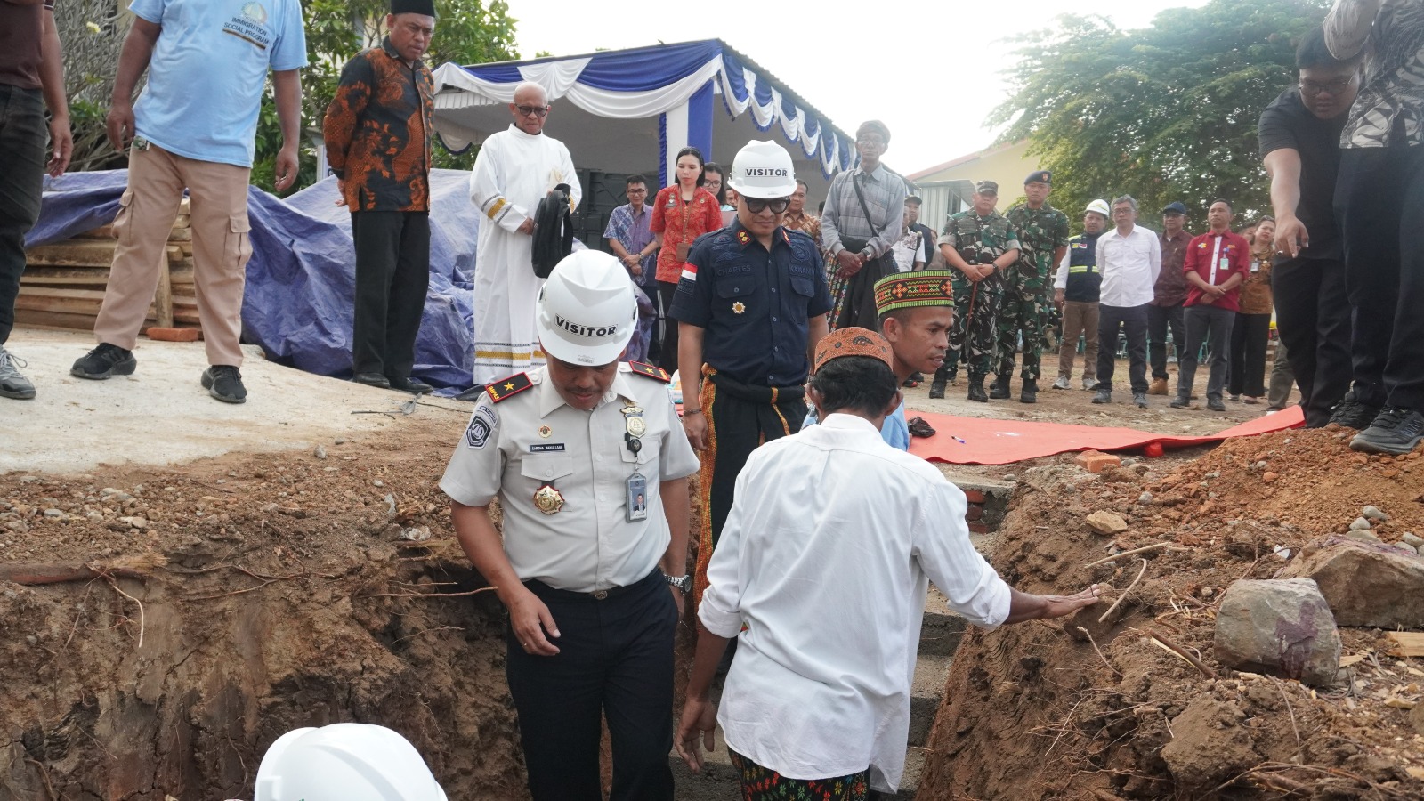 LABUAN BAJO, BALINEWS.ID – Direktorat Jenderal Imigrasi memulai pembangunan Rumah Susun Negara (Rusun) Tipe D dan Tipe E di lingkungan Kantor Imigrasi Kelas II…